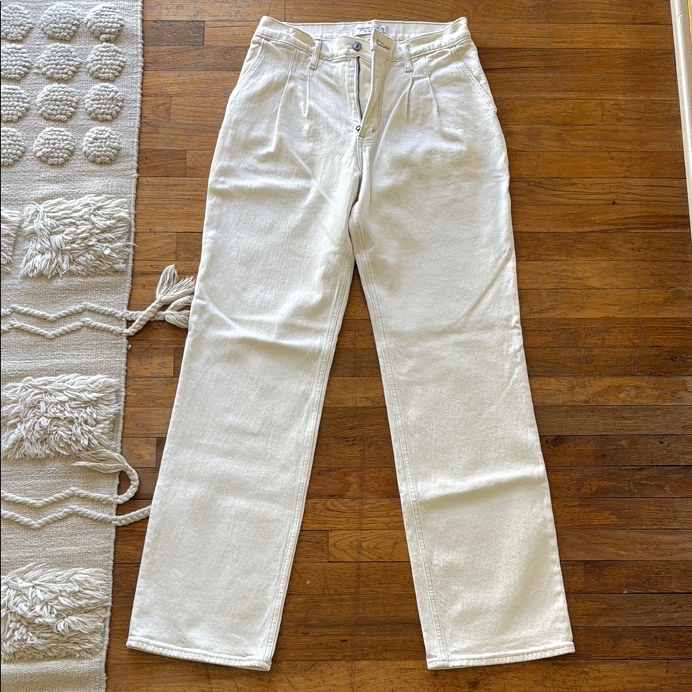 Abercrombie & Fitch White 90s Relaxed High Rise Jeans Size 28 Long